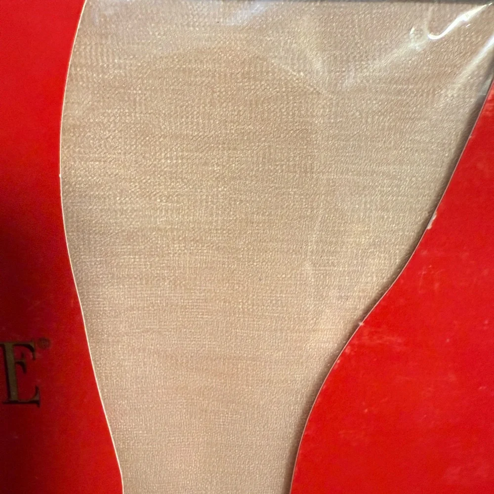 Vintage Sheer Intrigue Ultra Sheer Control Top Pantyhose For Women Of Color Sz A